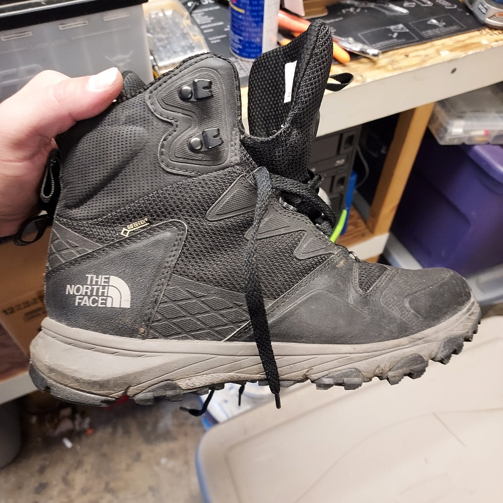 Womens sz 9 the north face vibram hiking boots